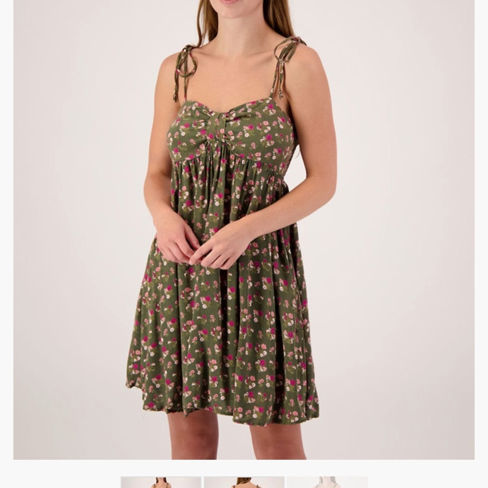 NWT! Junior’s Y2K Angie Bow Top Floral Dress Size Medium!